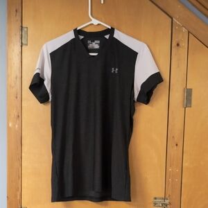 White and Black Under armour T-Shirt